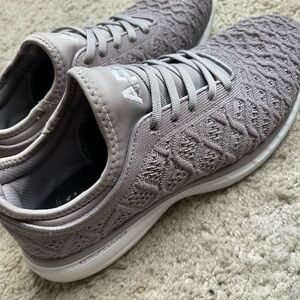 APL Techloom Phantom women’s size 9.